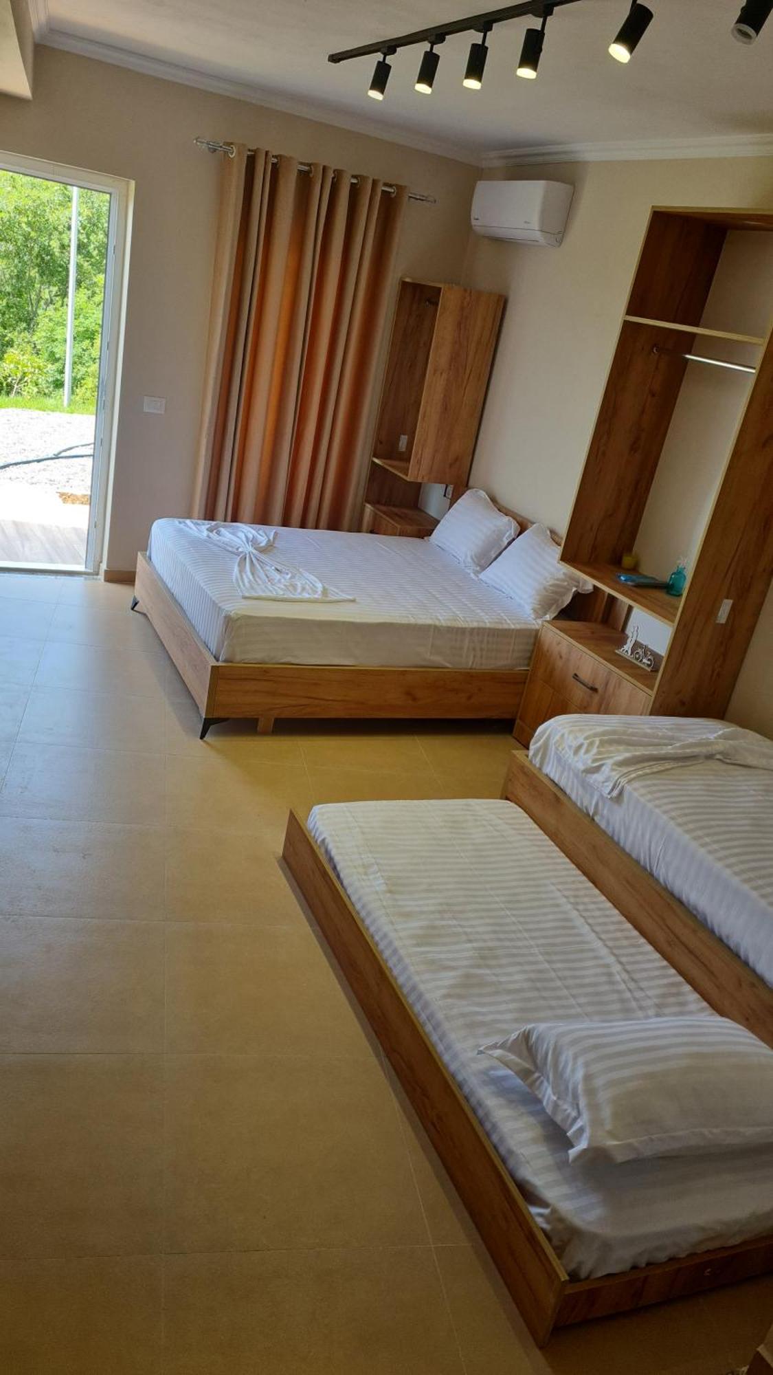 Sol Apartments Gjiri Lalzit Durrës 外观 照片