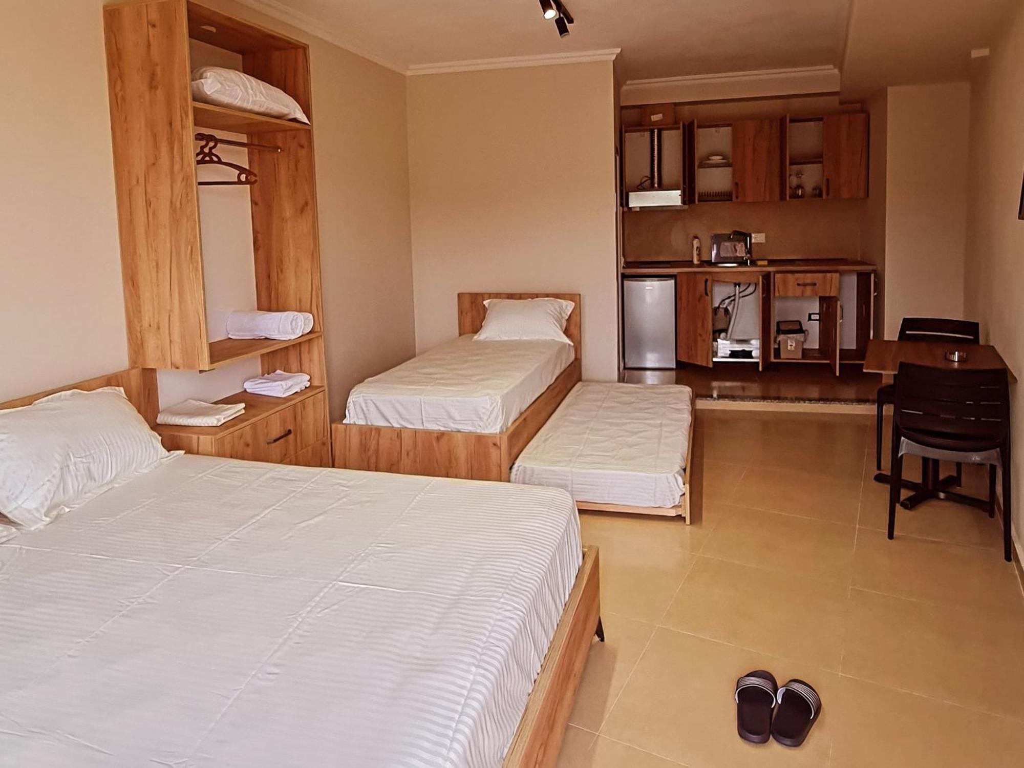 Sol Apartments Gjiri Lalzit Durrës 外观 照片
