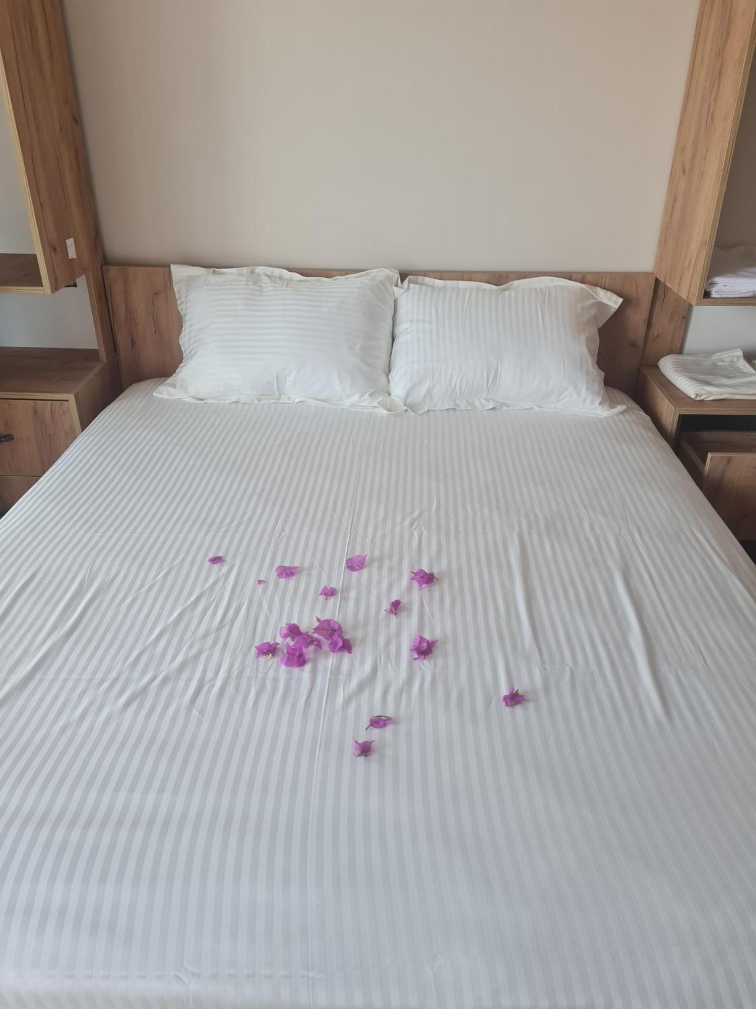 Sol Apartments Gjiri Lalzit Durrës 外观 照片